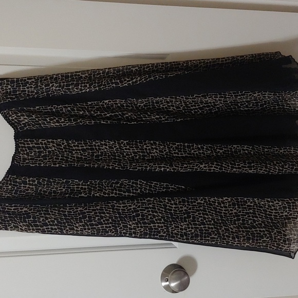 JM Collection Skirt - Picture 4 of 5